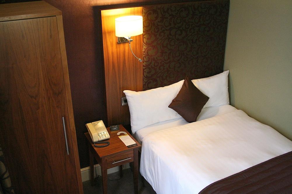 Отель Midland Hotel, Bw Signature Collection 4*